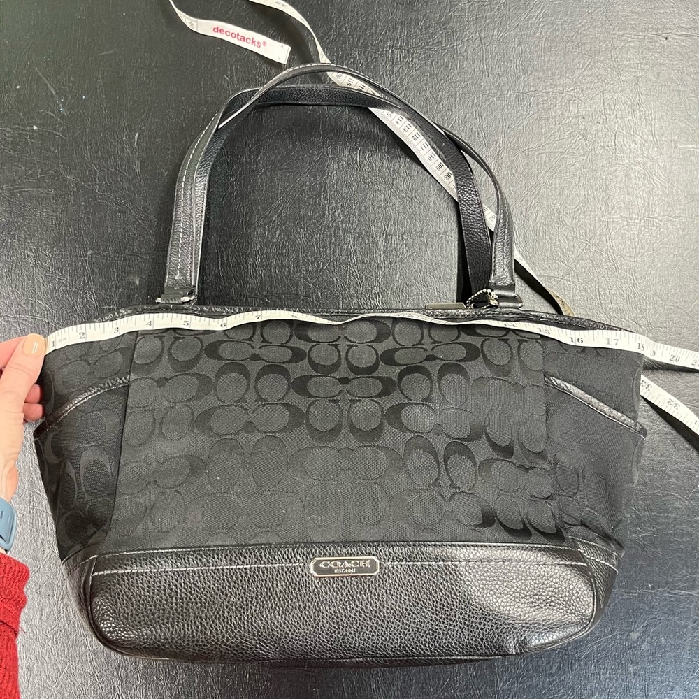 Coach Park Signature Carrie Tote - Picture 9 of 12